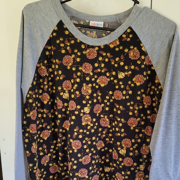 Lularoe Randy Tee - Picture 2 of 2